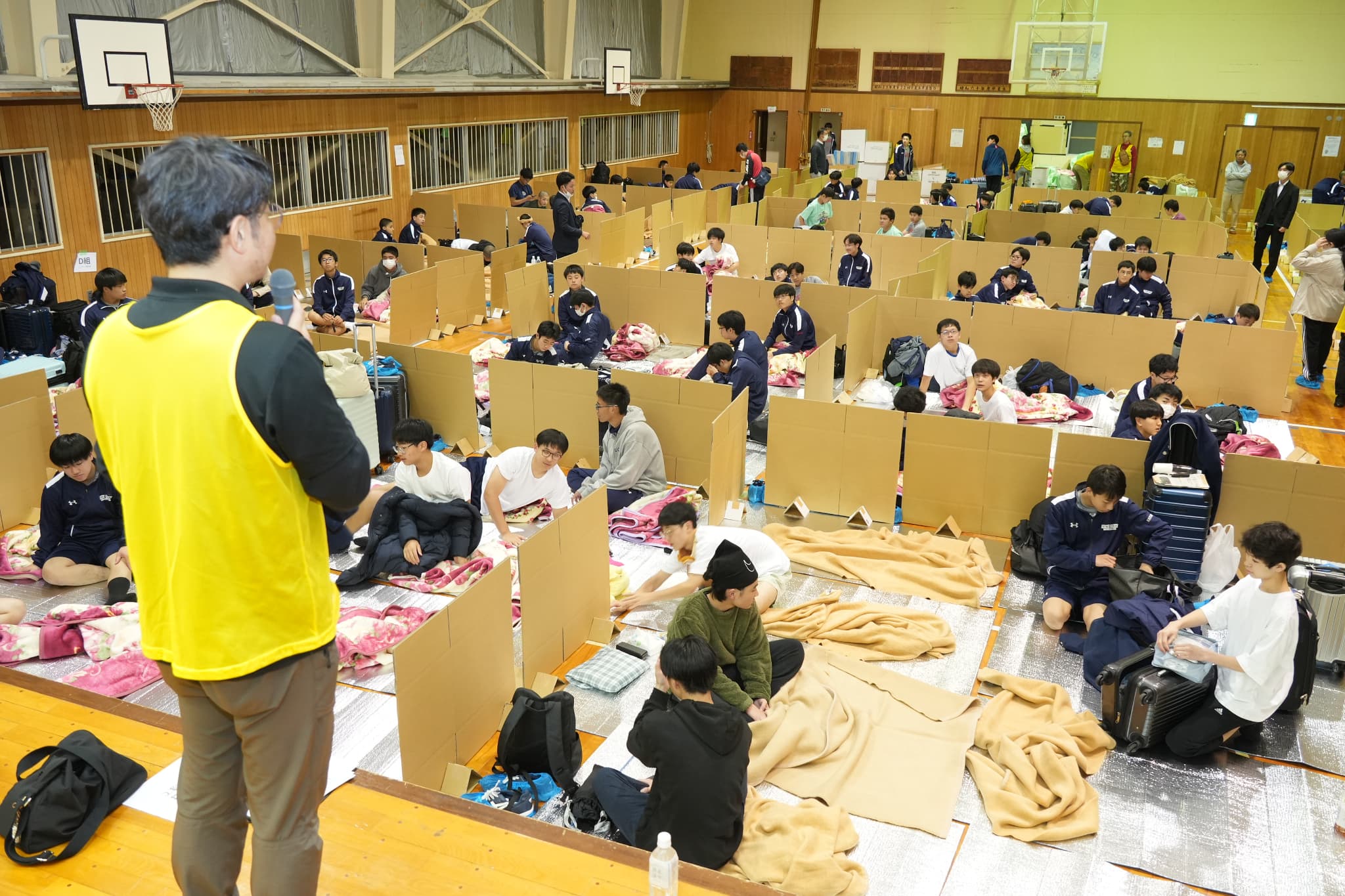 実際の避難所を想定した状態で過ごしている様子