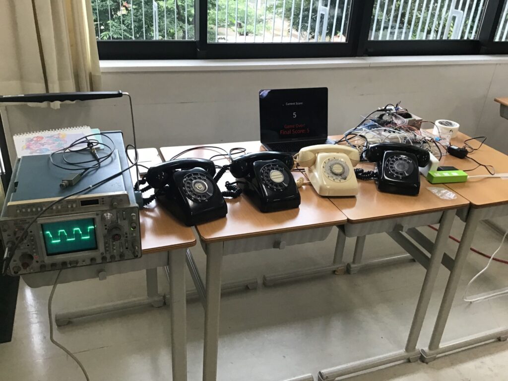 黒電話もぐらたたき